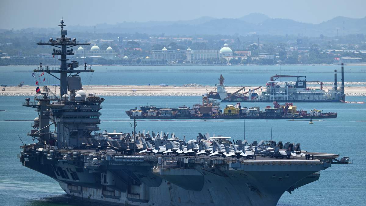 USS Lincoln Departs Thailand, Heads to San Diego