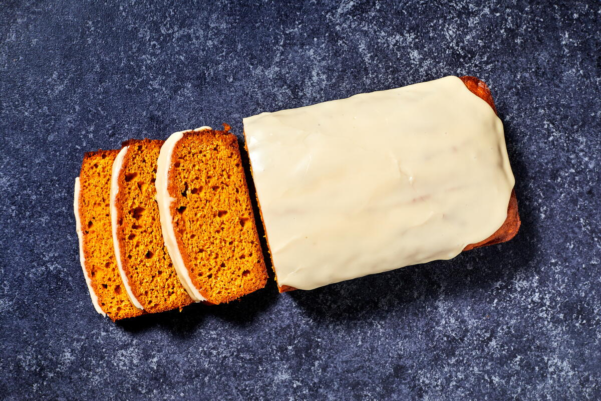 Pumpkin maple drizzle tea cake