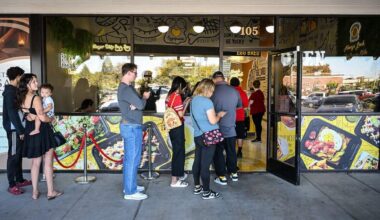 Busy lines greet new egg-focused breakfast spot in Clovis
