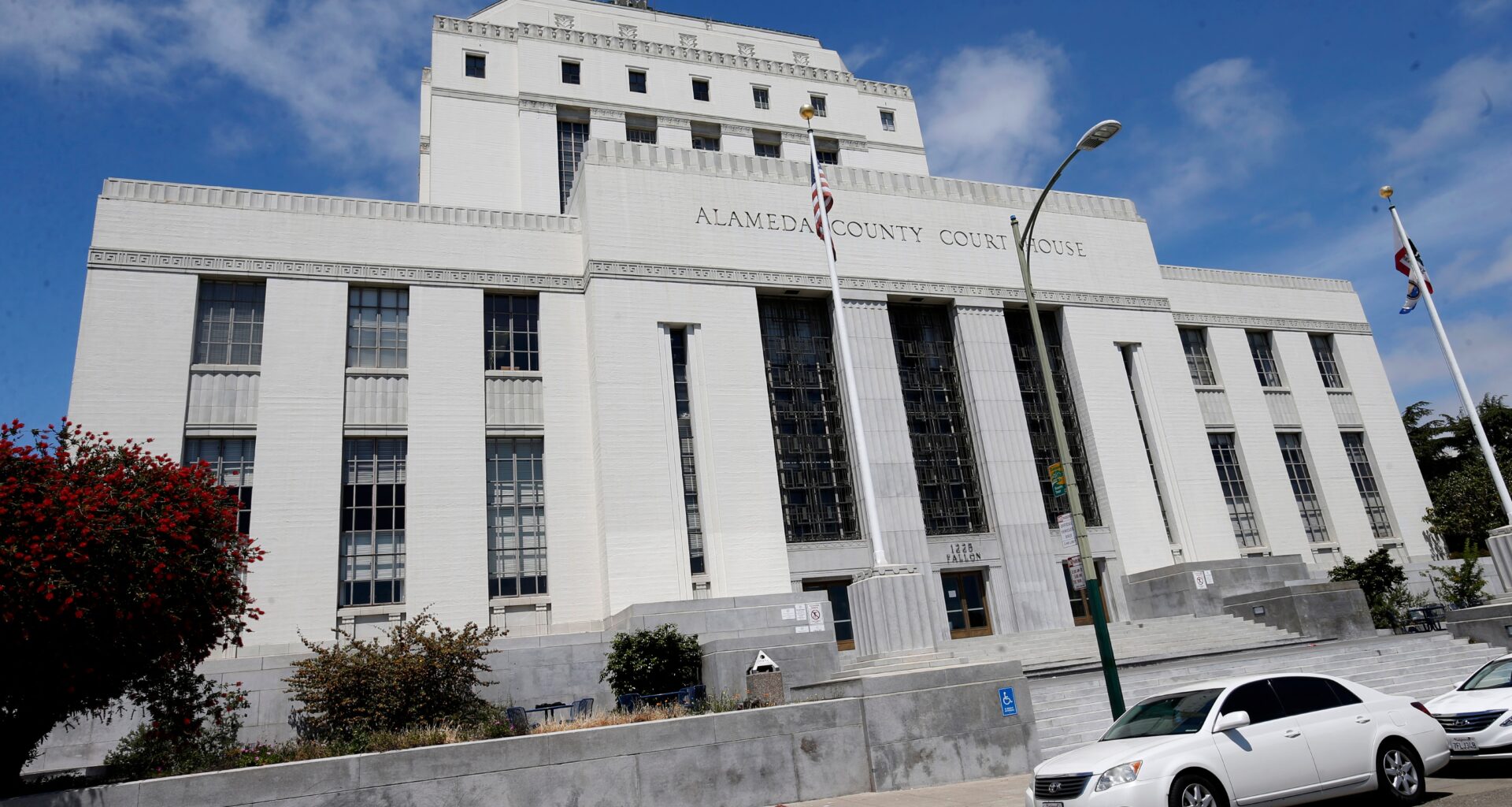 Oakland man charged with raping 13-year-old girl after they met online