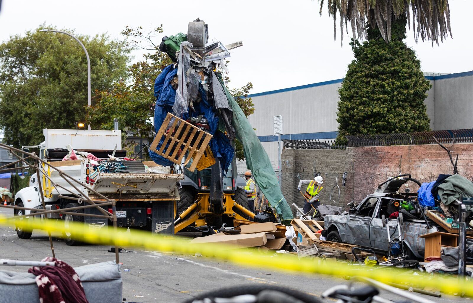 Berkeley resumes sweep at Eighth and Harrison homeless camp