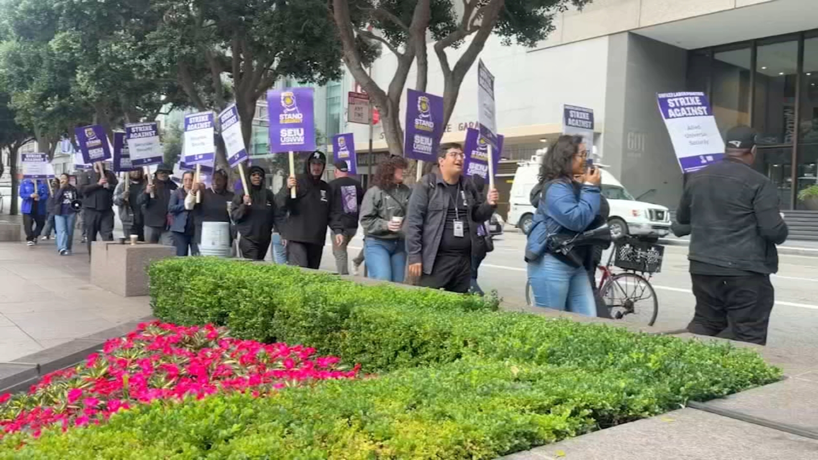 Thousands of Bay Area, Southern California security guards at major retailers, tech giants begin strike