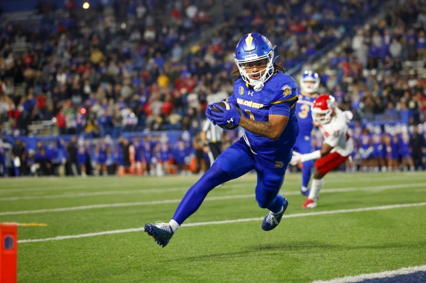 San Jose State Spartans' Carson Clark (1) scores a touchdown against Fresno State in the fourth quarter at CEFCU Stadium in San Jose, Calif., on Saturday, Sept. 19, 2026.  (Shae Hammond/Bay Area News Group)