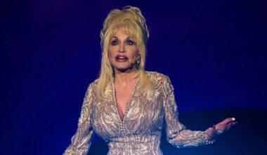 California establishes Sept. 25 as Dolly Parton Day