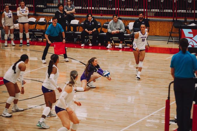 Portland Begins Volleyball Invite with Win Over CSU Bakersfield