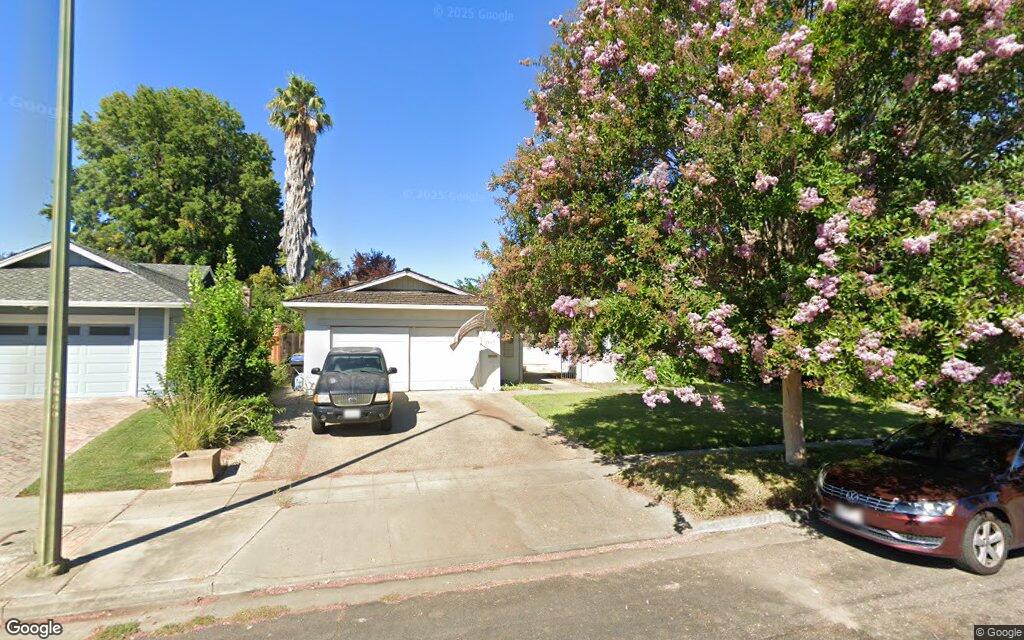 Walden Sq. 2337 - Google Street View