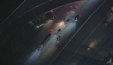 2 killed, 2 others injured on southbound 5 Freeway in Anaheim