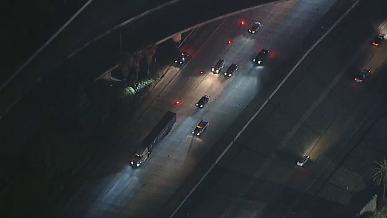 2 killed, 2 others injured on southbound 5 Freeway in Anaheim
