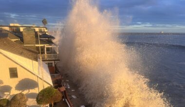 Residents along Long Beach Peninsula told to evacuate as community endures more waves, high tides