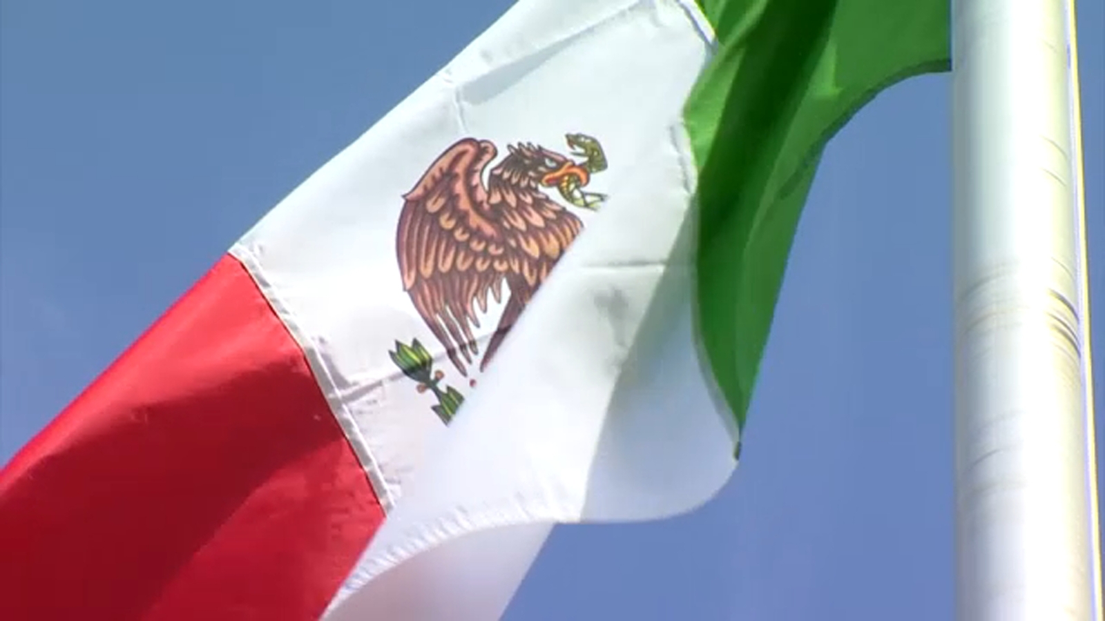 Fresno celebrates Mexican Independence Day with flag raising at city hall