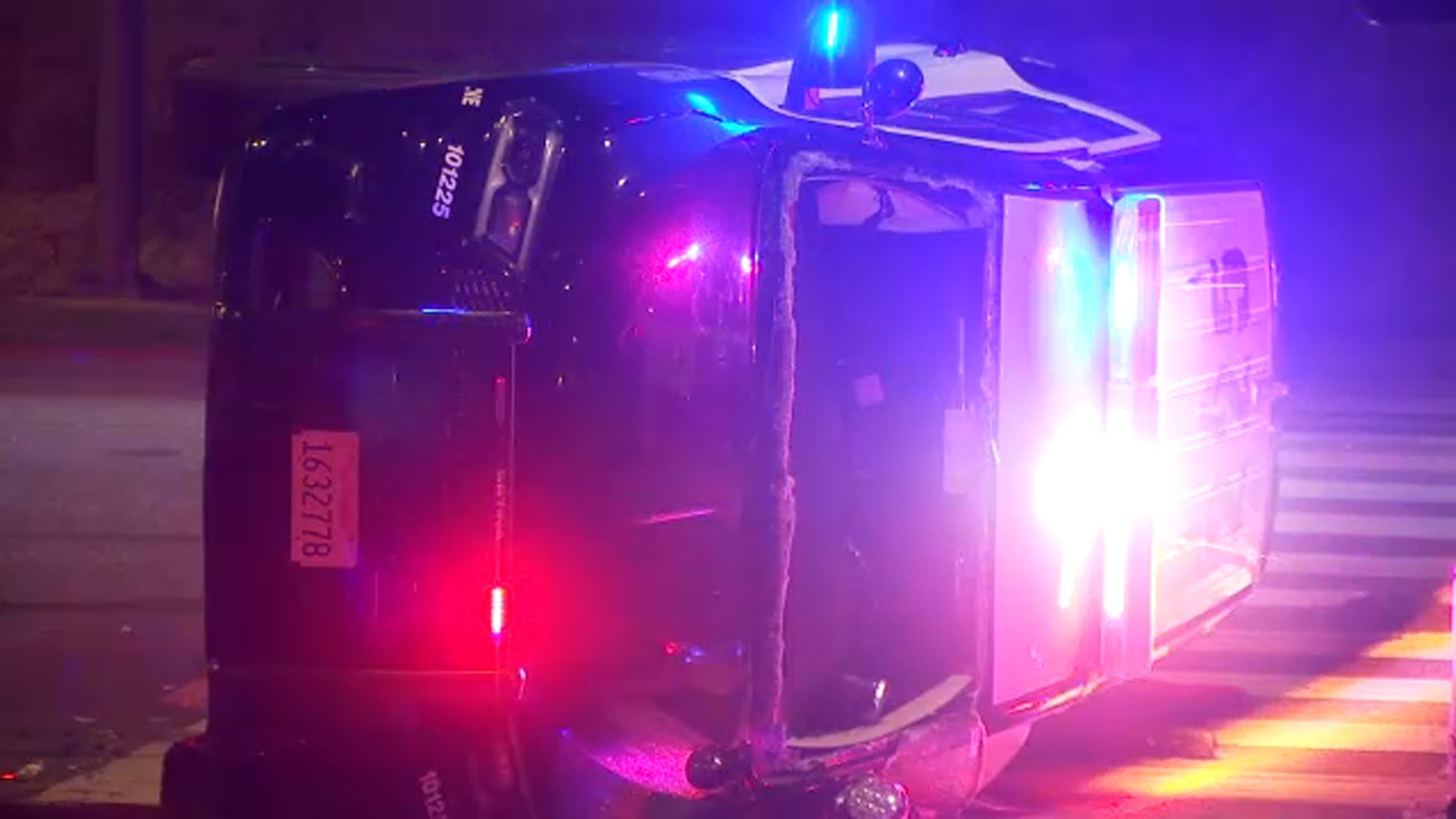 Fresno police officer hospitalized after DUI driver crashes into patrol vehicle