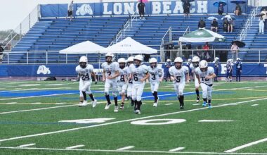 Walker 10s battle through rain for 6-0 victory