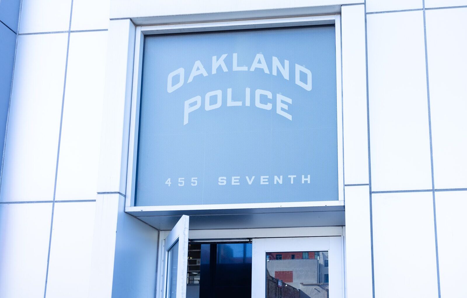 Oakland police to discuss use of force, vehicle pursuits, and other risky topics at public meeting