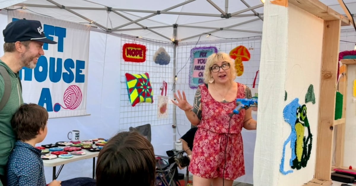 Artists show love for their neighborhood at the Frogtown Artwalk – Annenberg Media