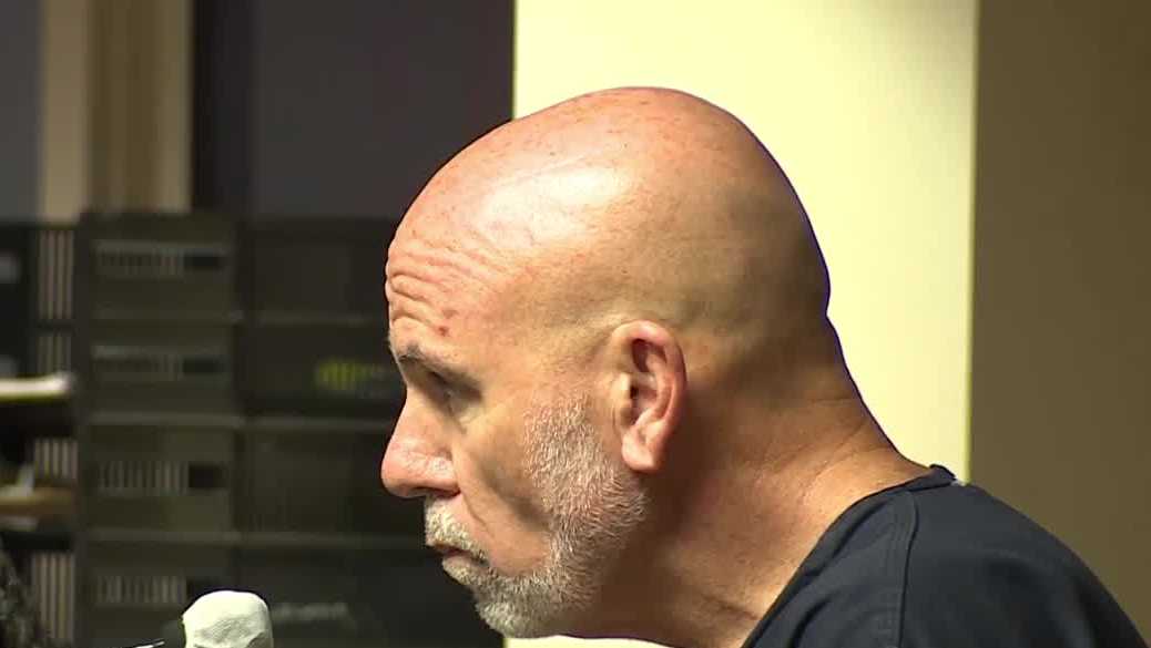 Florida man kills girlfriend before hours-long hotel standoff