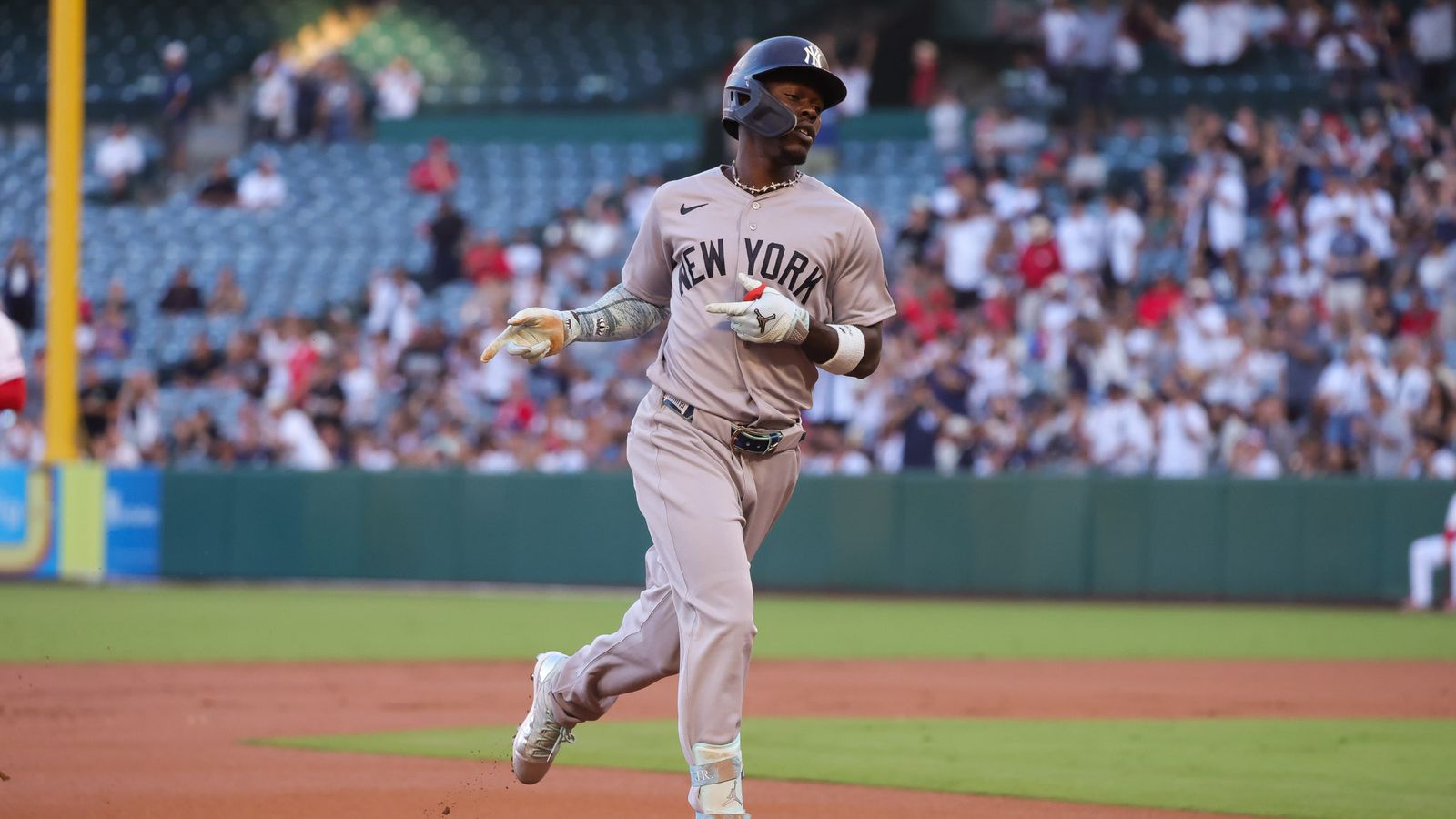 TST Images: Yankees defeat Angels, 7-3, at Angel Stadium