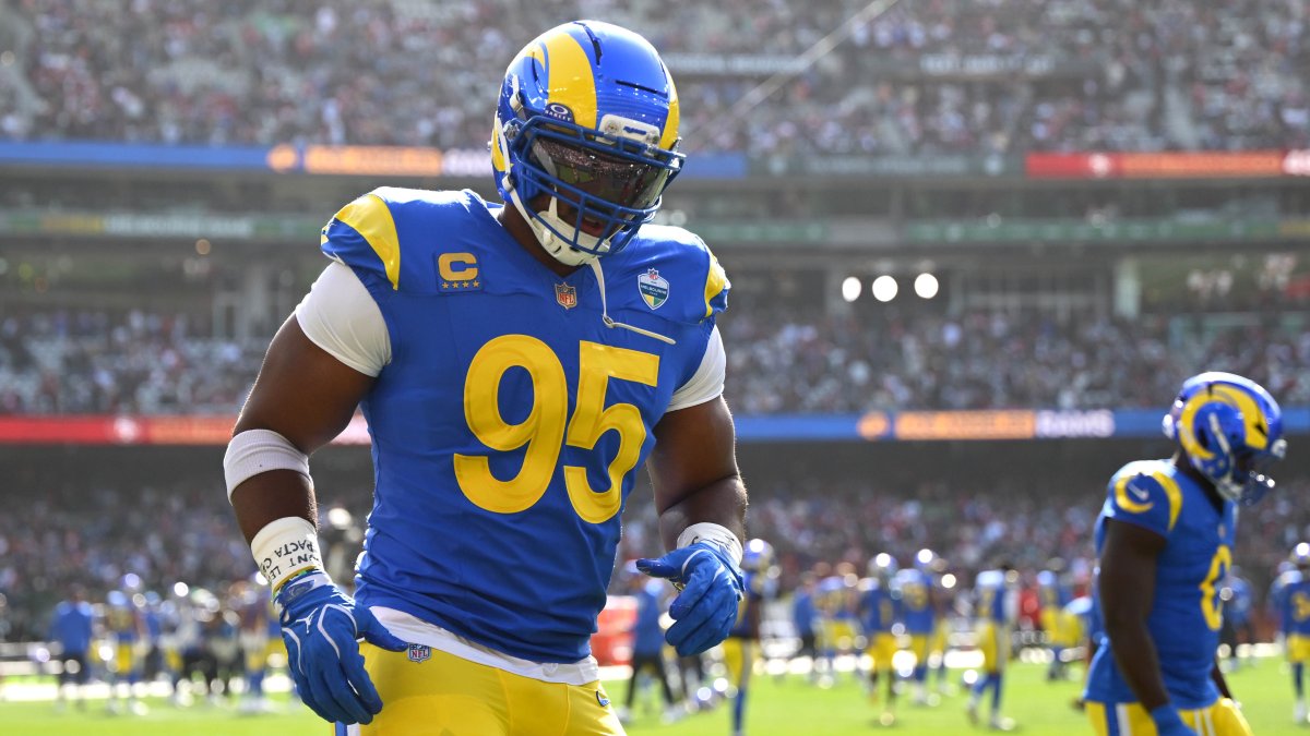 49ers game made it clear that Myles Garrett needed surgery – NBC Los Angeles
