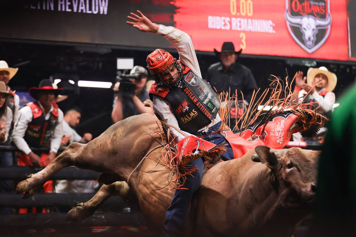 Kansas City Outlaws Eric Henrique Domingos rides Kansas City Outlaws Eric Henrique Domingos rides
