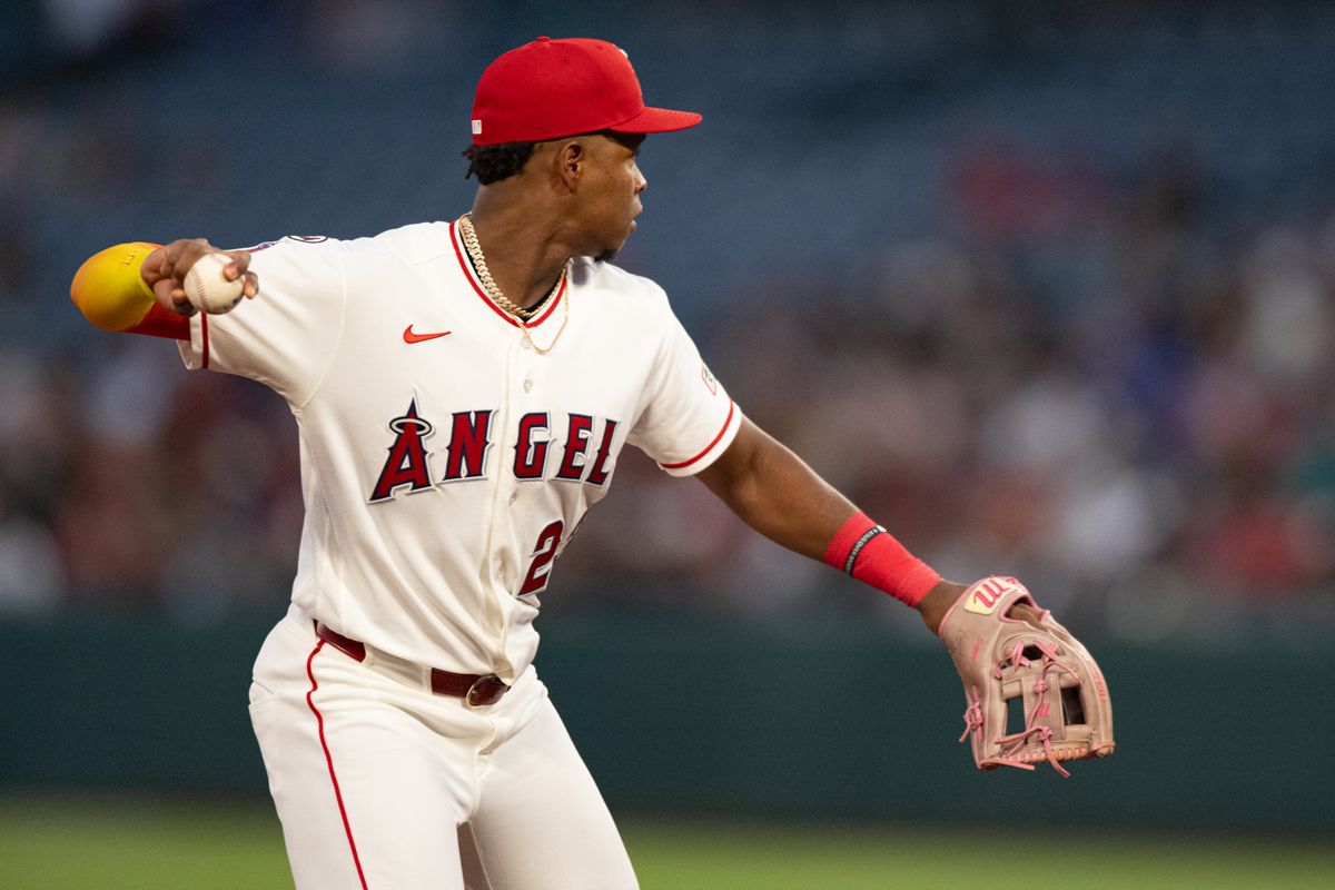 Los Angeles Angels second baseman Oswald Peraza (2) throws a pass during an MLB match between Seattle Mariners and Los Angeles Angels on Monday, September 14, 2026 at Angel Stadium in Anaheim, California.