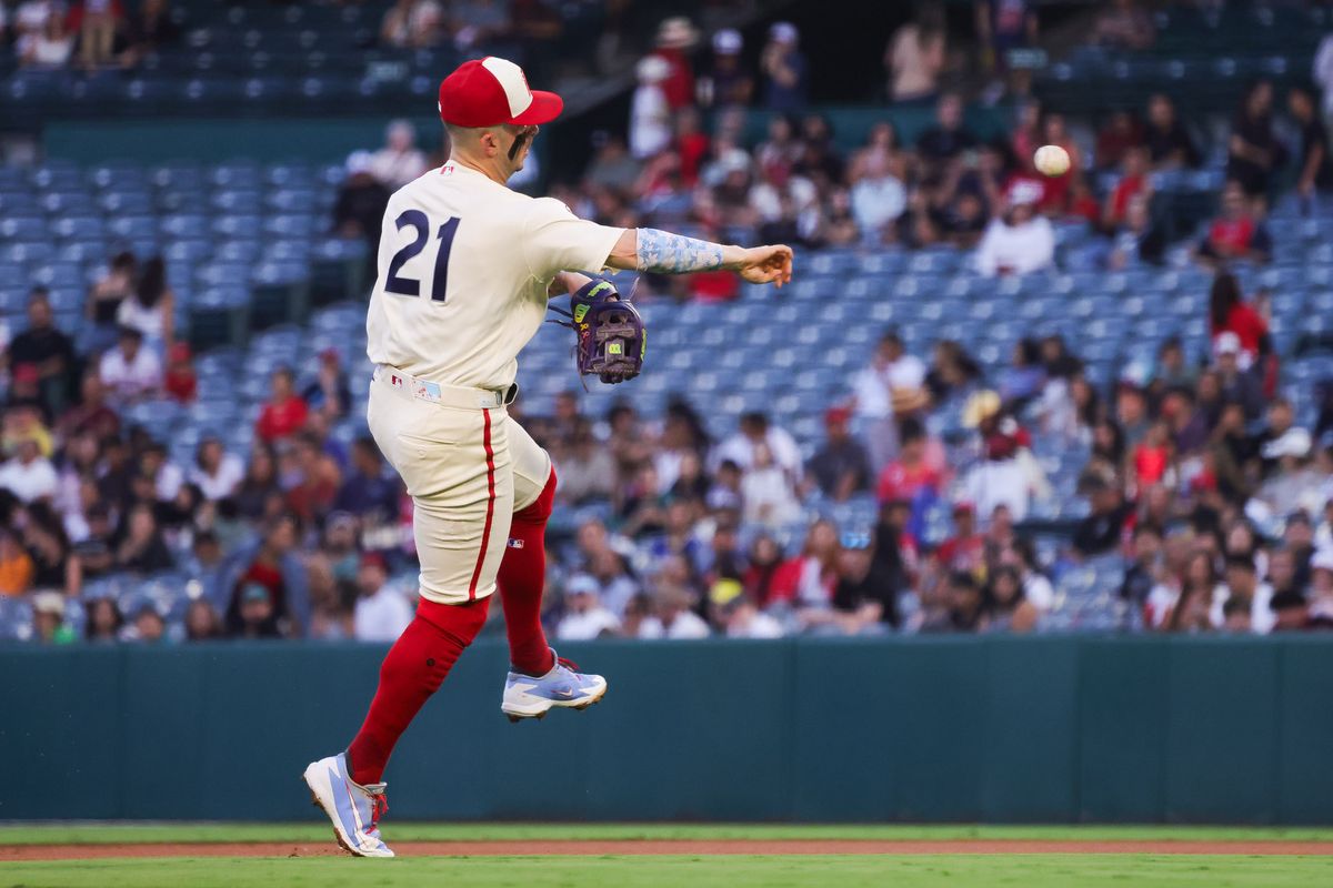 Los Angeles Angels infielder Zach Neto wearing #21 in honor of Roberto Clemente throws during the MLB game against the Seattle Mariners Tuesday September 15th, 2026 at Angel Stadium in Anaheim, Calif.