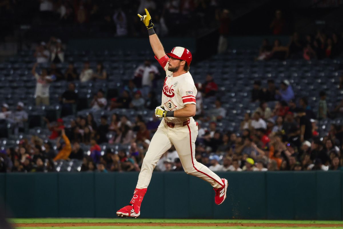 Los Angeles Angels outfielder Josh Lowe (3) runs the bases after hitting a home run during the MLB game against the Seattle Mariners Tuesday September 15th, 2026 at Angel Stadium in Anaheim, Calif.