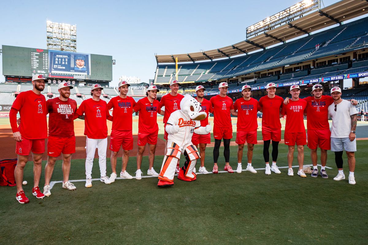 Los Angeles Angels and Anaheim Ducks players pose for a photo before an MLB game against the Minnesota Twins on September 18, 2026 at Angel Stadium in Anaheim, California. Los Angeles Angels and Anaheim Ducks players pose for a photo before an MLB game against the Minnesota Twins on September 18, 2026 at Angel Stadium in Anaheim, California.