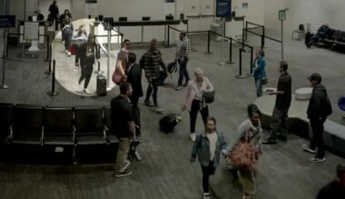 VIDEO: FBI agents confront former Rep. Eric Swalwell at airport