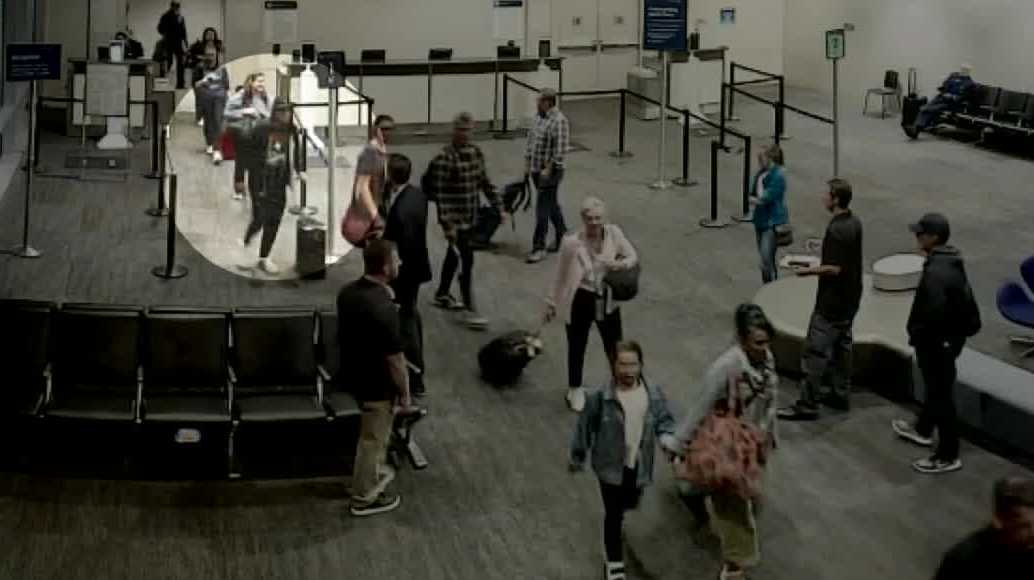 VIDEO: FBI agents confront former Rep. Eric Swalwell at airport