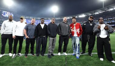 San Francisco 49ers arrive in Melbourne for historic game in Australia vs. Los Angeles Rams