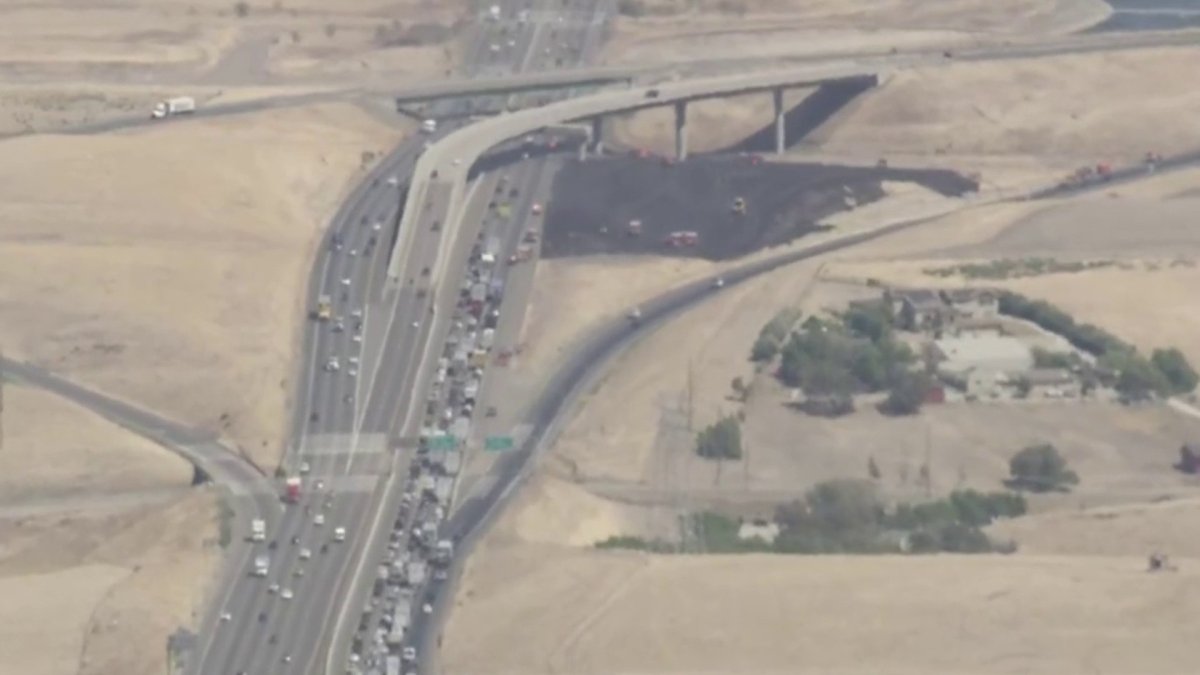 Eastbound I-580 in Alameda County shut down due to crash and vehicle fire – NBC Bay Area