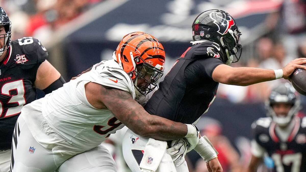  Cincinnati Bengals defensive tackle Dexter Lawrence II (97) wraps up Houston Texans quarterback C.J. Stroud (7) for a sack in the fourth quarter of the NFL Week 2 game between the Houston Texans and the Cincinnati Bengals at Reliant Stadium in Houston on Sunday, Sept. 20, 2026. The Bengals improved to 2-0 on the season with a 20-6 win on the road. | USA TODAY Network via Reuters Connect 