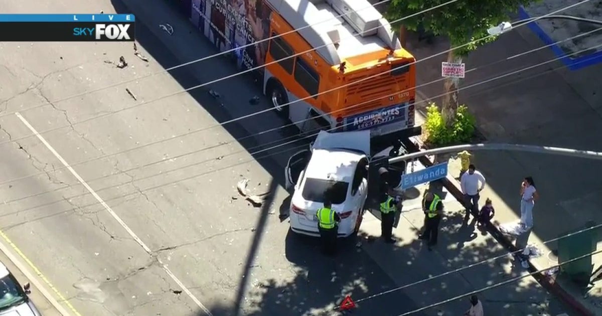 LA Metro bus involved in 3-vehicle crash in Reseda