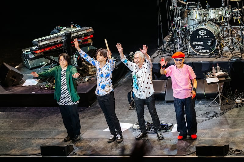 Band saying goodbye to the audience