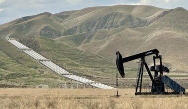 LOIS HENRY: $4 million water fund gathered through Kern oil permits is on hold until companies 'spud in' | Lois Henry
