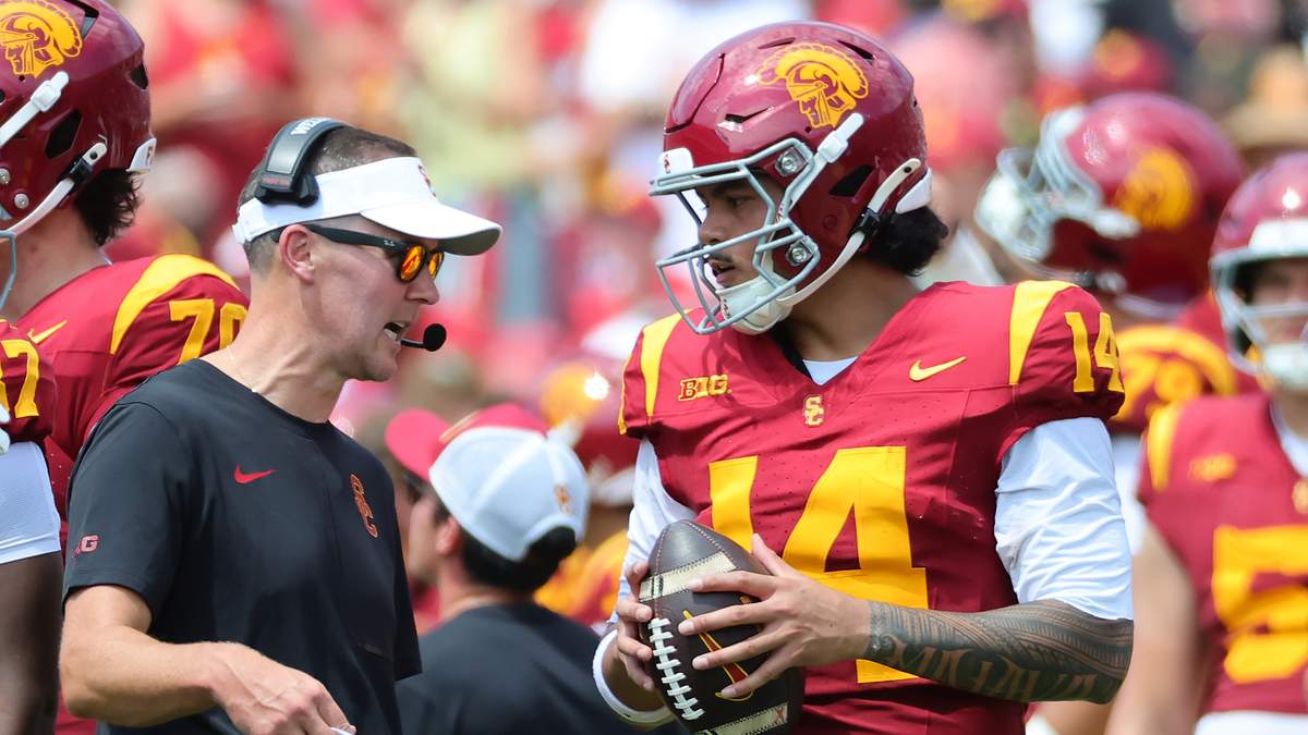 USC Coach Defends Fans After Poor Turnout