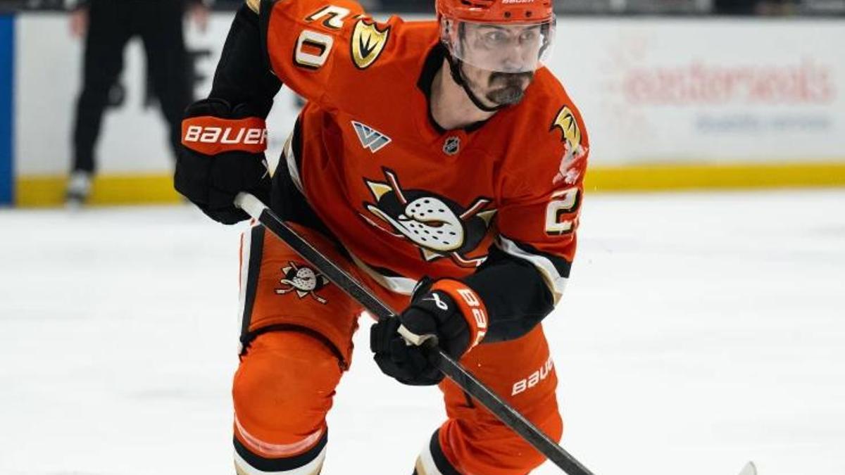 Chris Kreider Becomes Unrestricted Free Agent Following Contract Termination by Anaheim Ducks