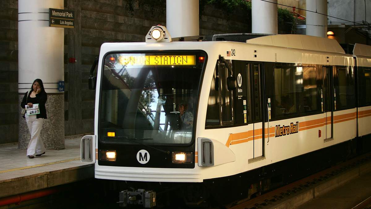 Former Metrolink Executive Sues Rail Network