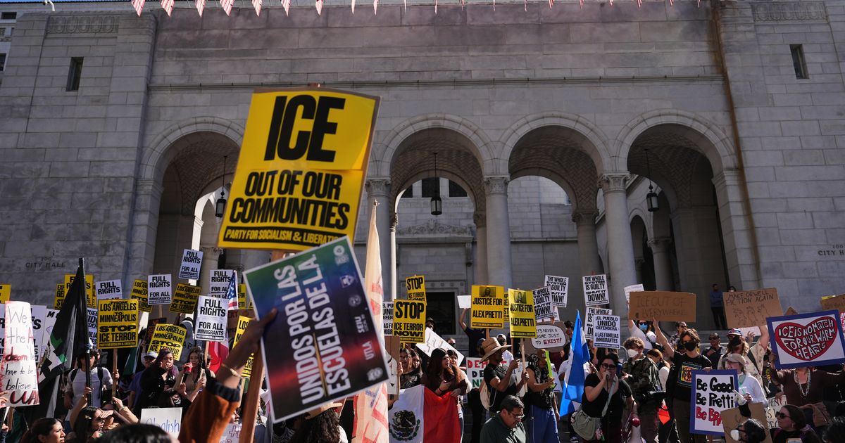 Federal judge restricts warrantless immigration arrests in Southern California :: WRAL.com