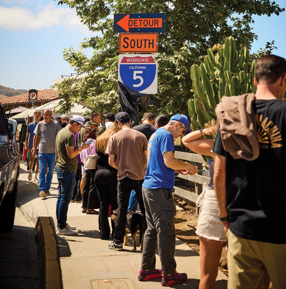 heritage barbeque, san juan capistrano, customers line up outside before opening
