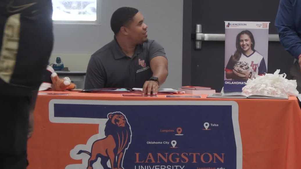 Sacramento High School hosts HBCU college fair, awards scholarships