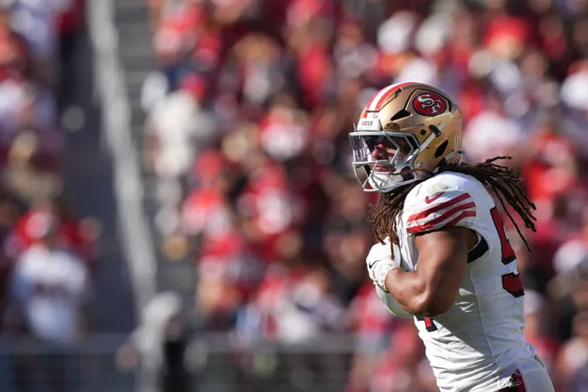 SANTA CLARA, CALIFORNIA - SEPTEMBER 21: Fred Warner #54 of the San Francisco 49ers celebrates during the fourth quarter against the Arizona Cardinals at Levi's Stadium on September 21, 2025 in Santa Clara, California. (Photo by Kavin Mistry/Getty Images)