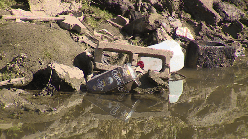 Fresno irrigation district aids in major homeless encampment clean-up; neighbors rejoice (FOX26 Photojournalist Bert Monelongo)