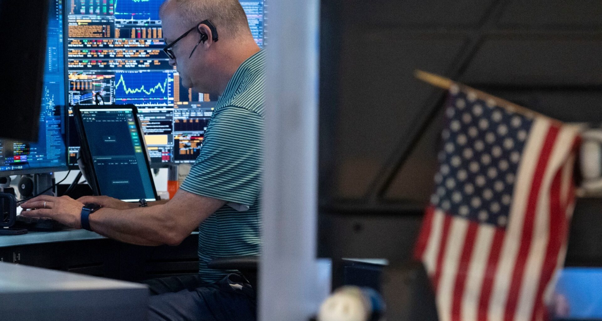 Wall Street rises after oil prices ease, inflation near expectations