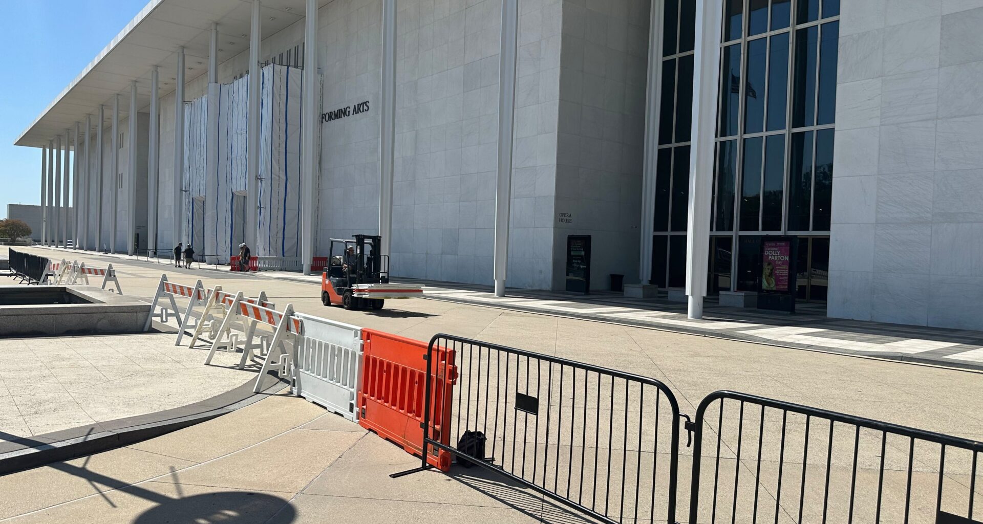 Fencing goes up around the main Kennedy Center building