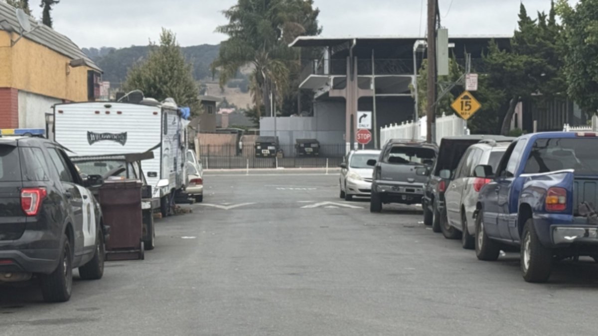 Police round up dozens of abandoned vehicles in East Oakland – NBC Bay Area