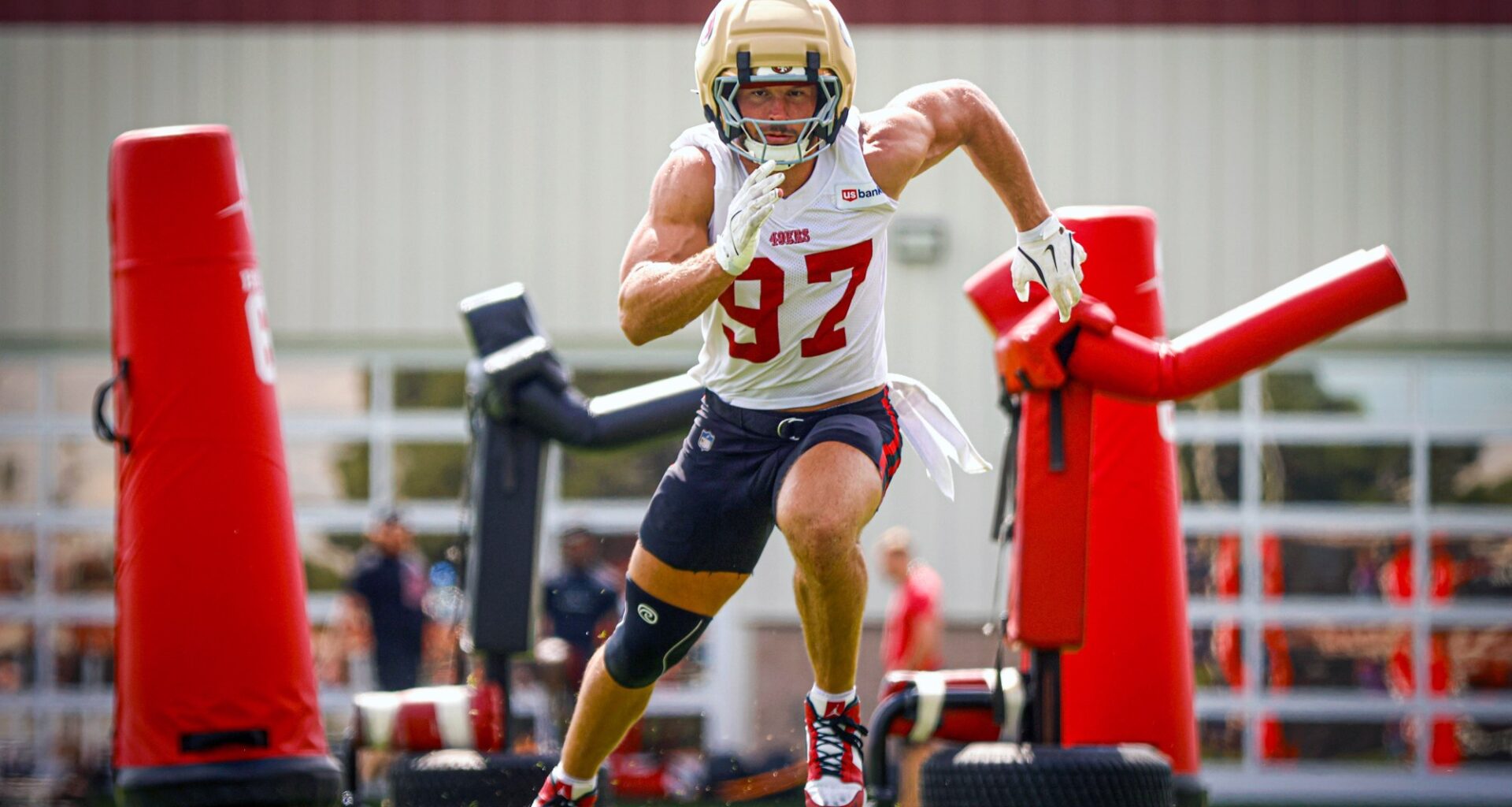 49ers' Nick Bosa, Mike Evans, George Kittle practice pre-Australia
