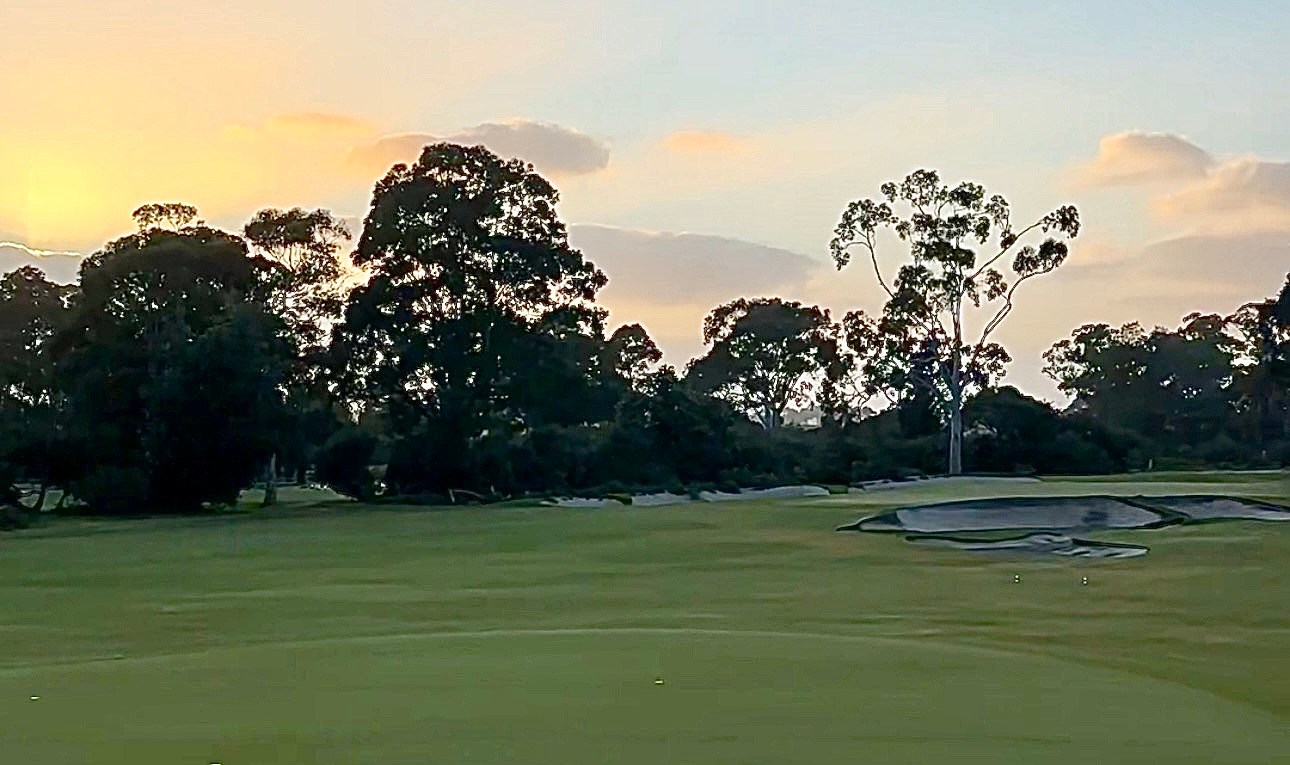 Inman Down Under: 99-year-old golfer highlights day before 49ers' opener