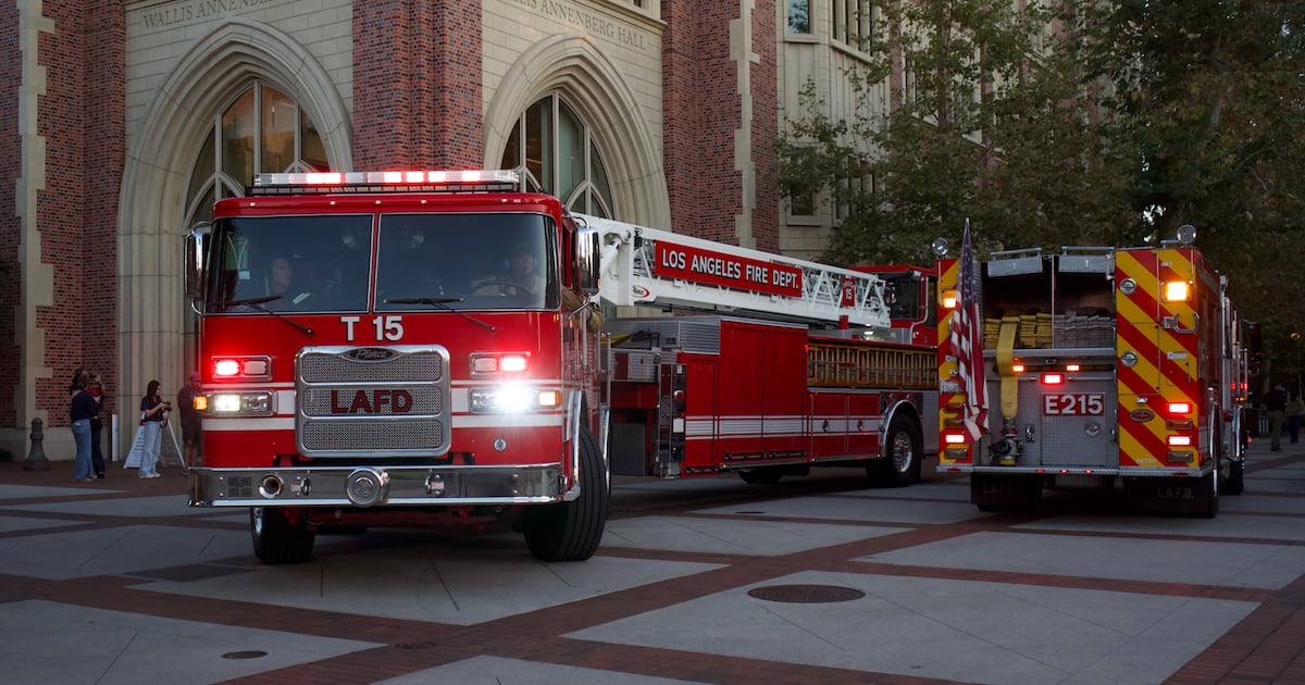 LAFD responds to smoke outside Grace Ford Salvatori Hall – Annenberg Media