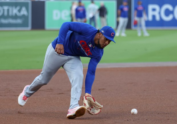 Cubs third baseman Pedro Ramírez warms up to face the Padres before Game 1 of their wild-card series on Sept. 29, 2026, in San Diego. (Brian Cassella/Chicago Tribune)
