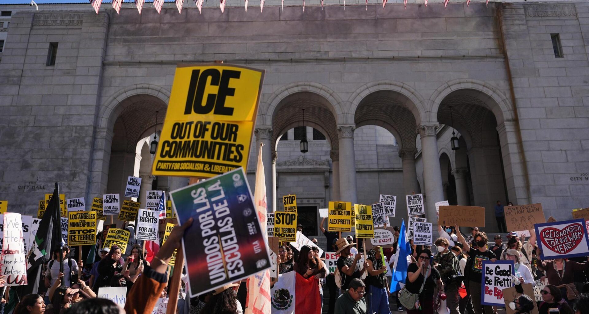 Judge restricts warrantless immigration arrests in Southern California